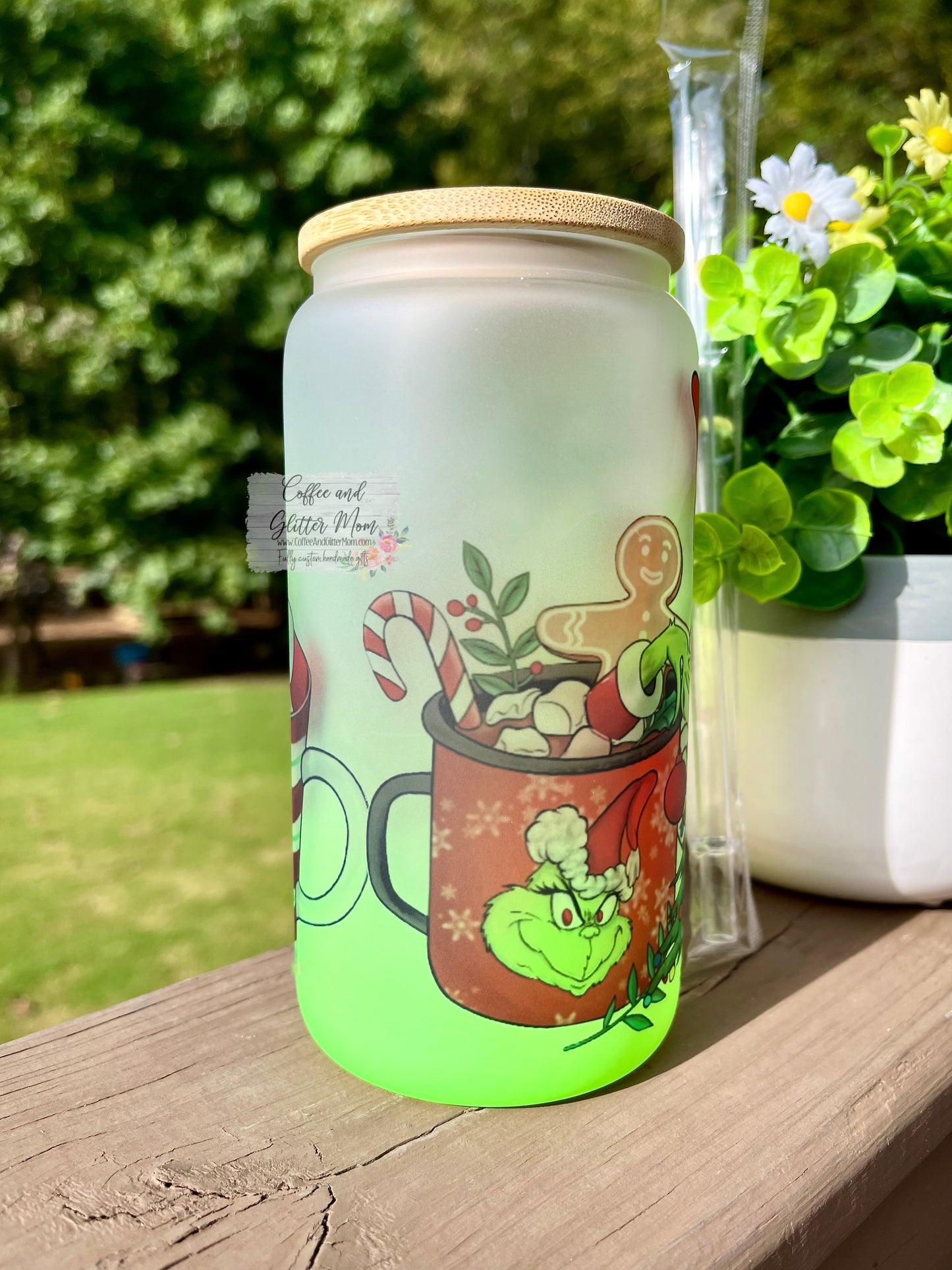 Christmas Grinches Coffee 16oz Green Ombre Glass Can