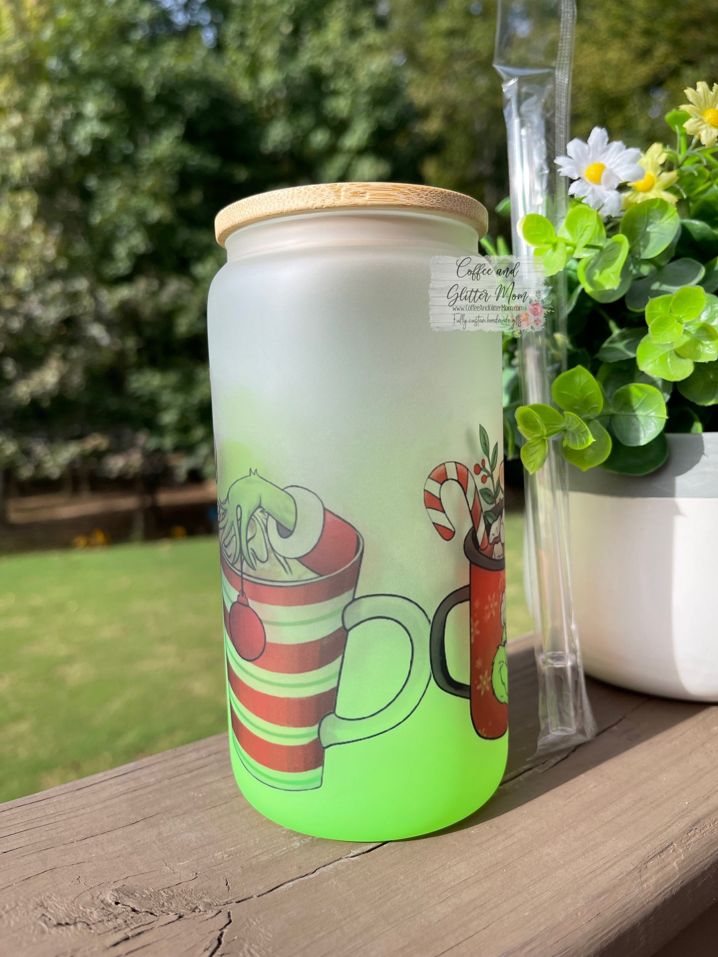 Christmas Grinches Coffee 16oz Green Ombre Glass Can