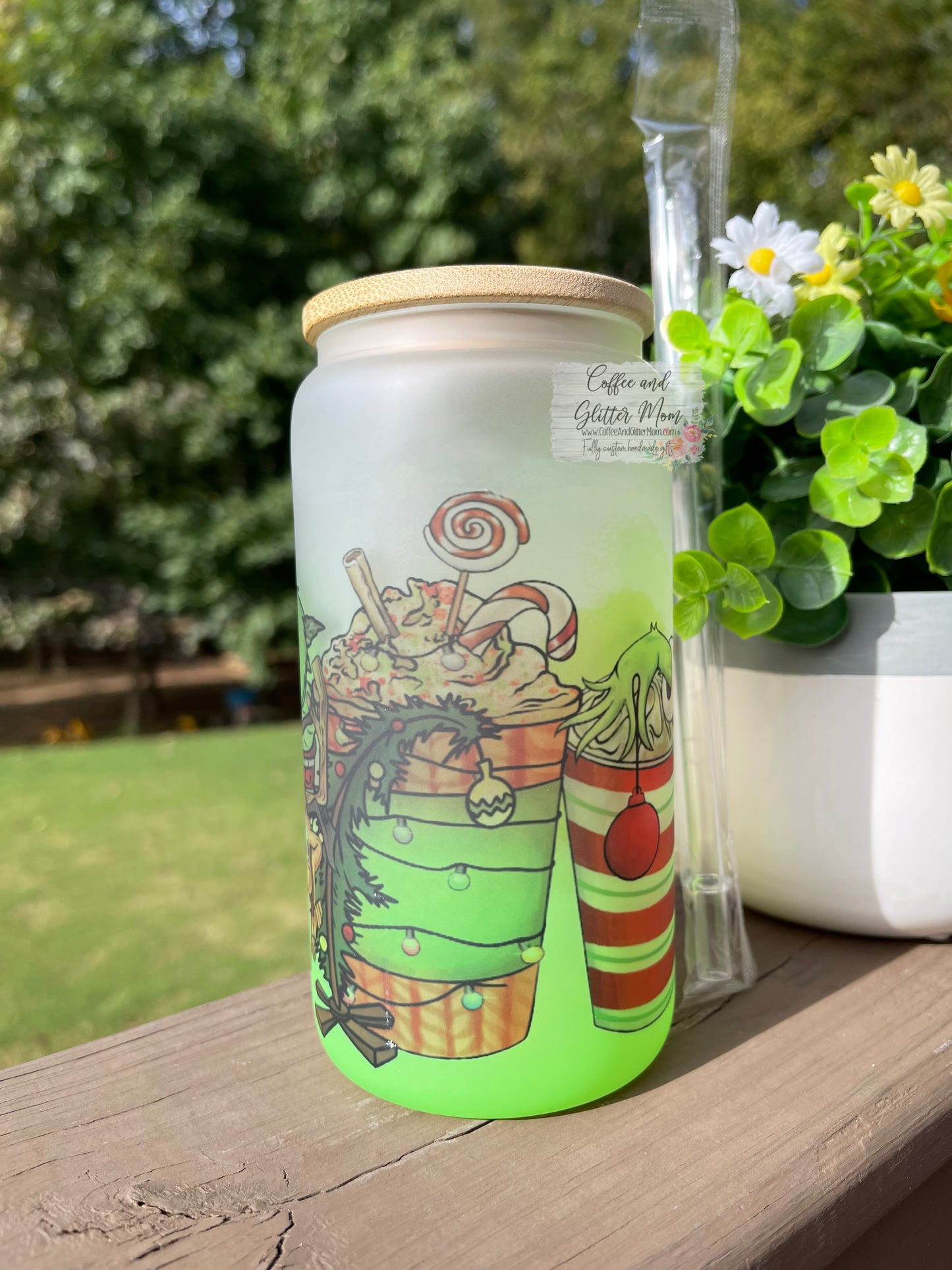 Christmas Grinches Coffee 16oz Green Ombre Glass Can