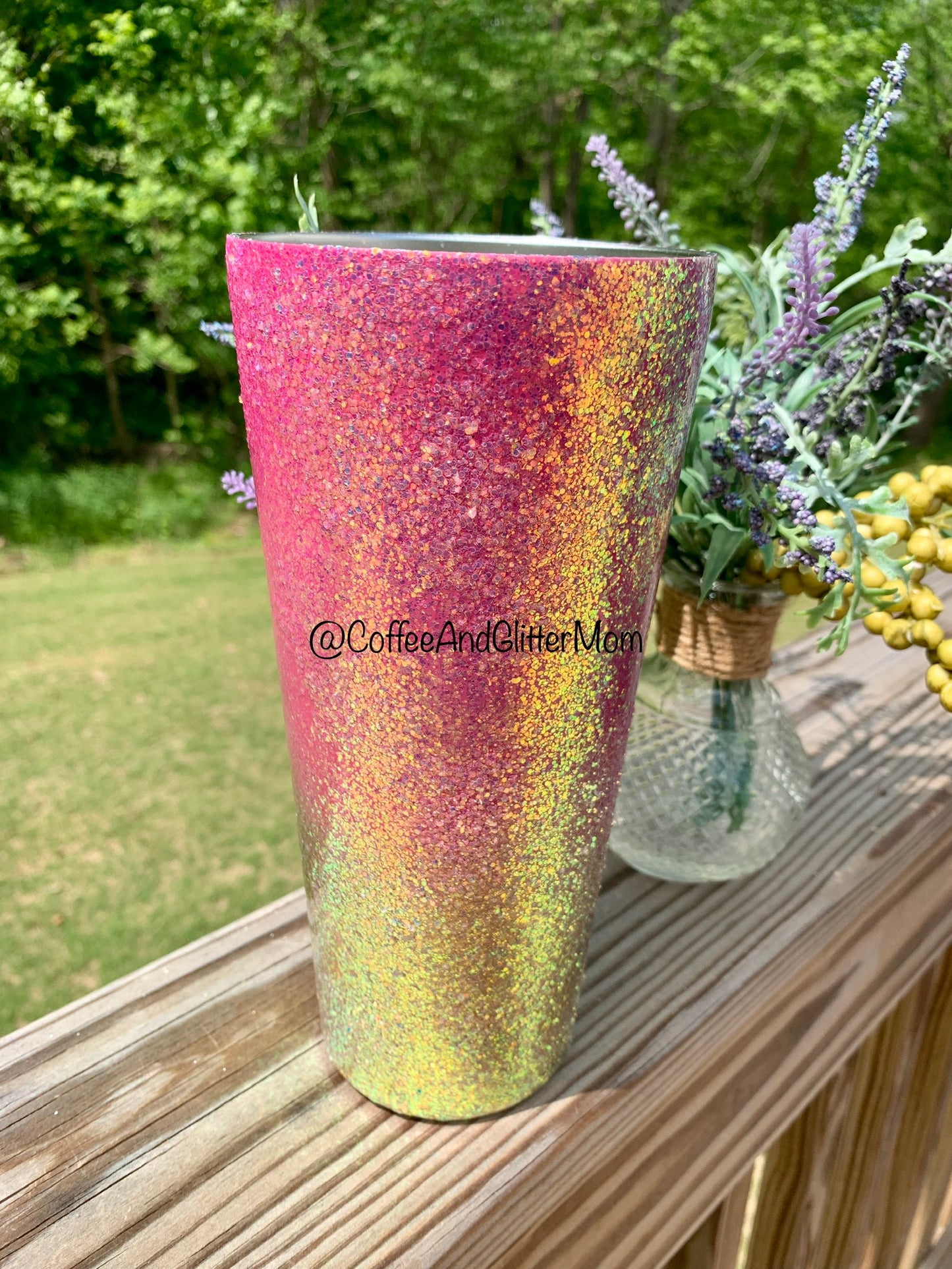 32oz Slim Pink and Gold Golden Opal