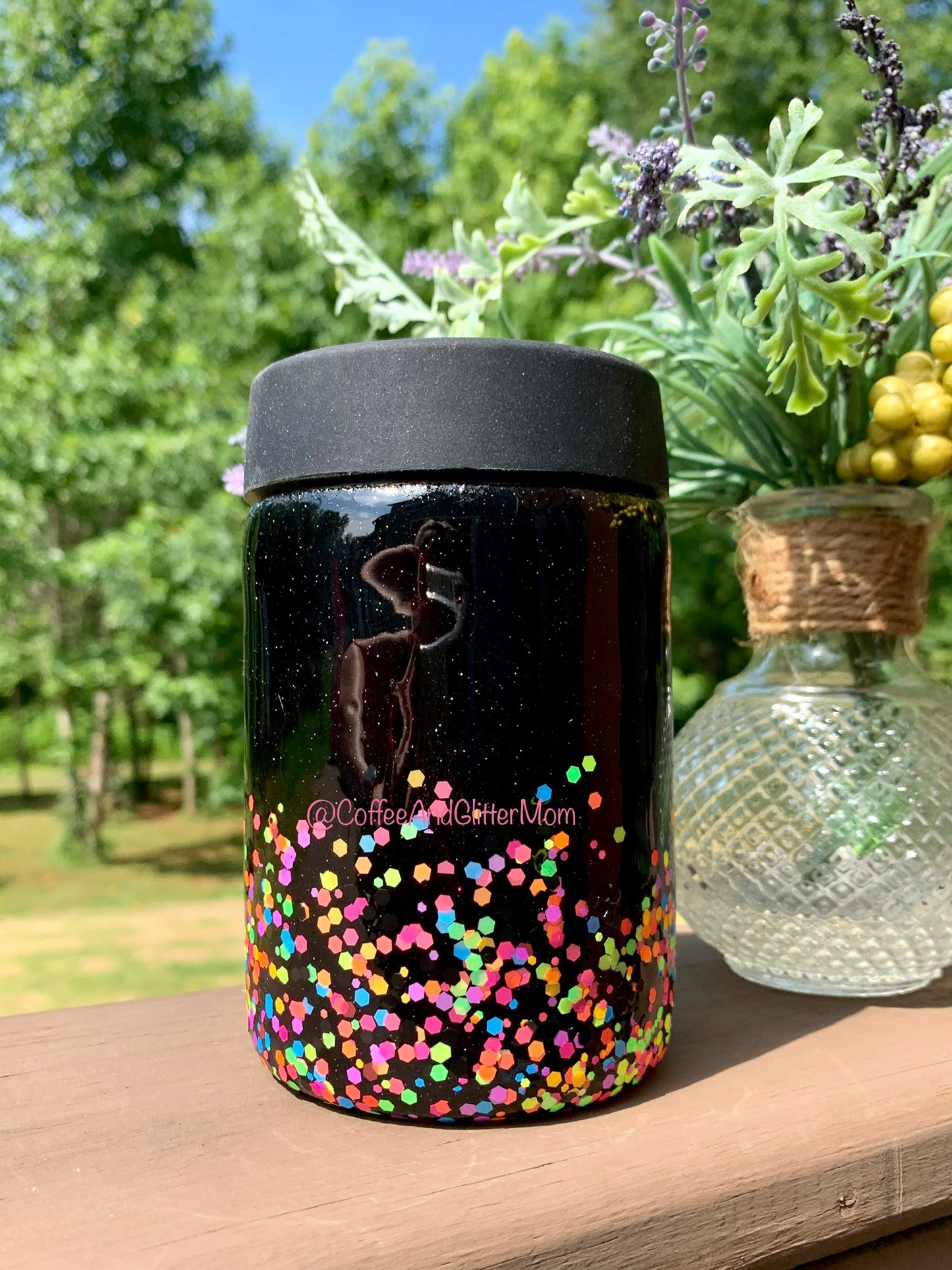 Blacklight Can Cooler with Rubber with Screw-Top