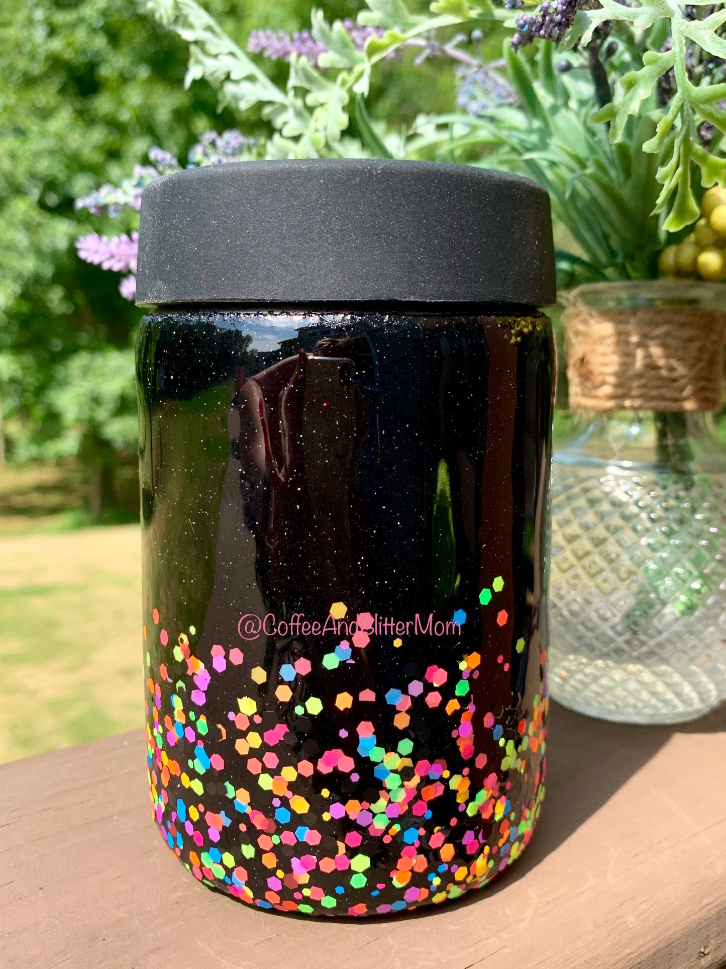 Blacklight Can Cooler with Rubber with Screw-Top