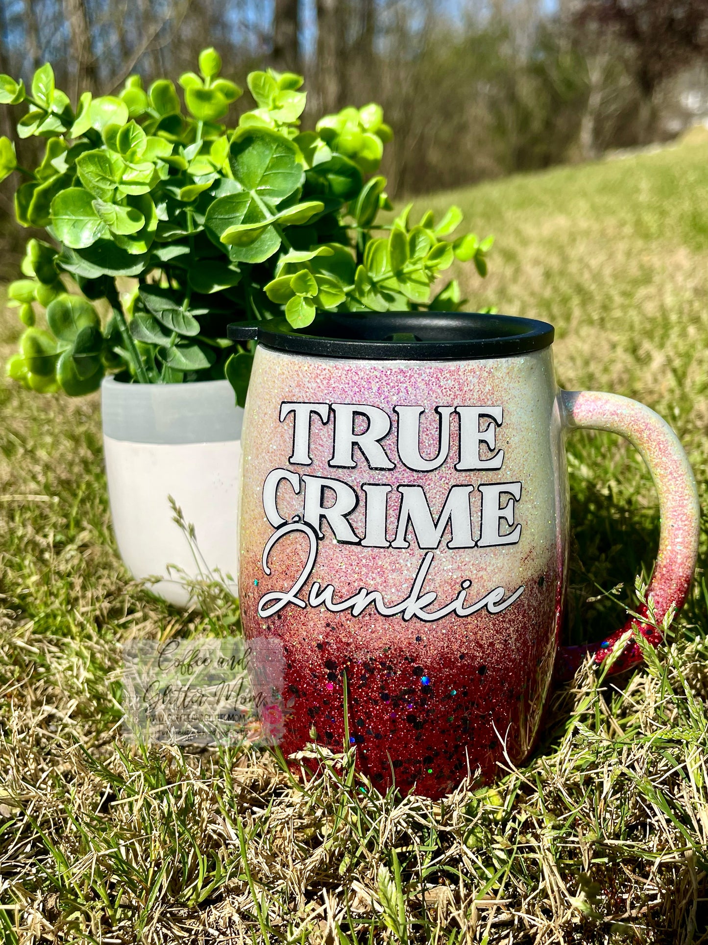 True Crime Junkie/Murder Cloths 14oz Coffee Tumbler with Lid and Straw