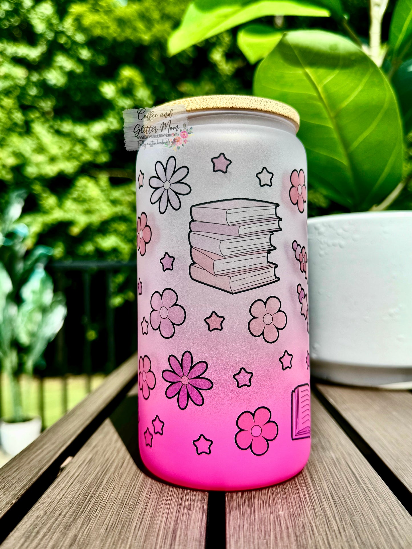 Just One More Chapter 16oz Pink Glass Can