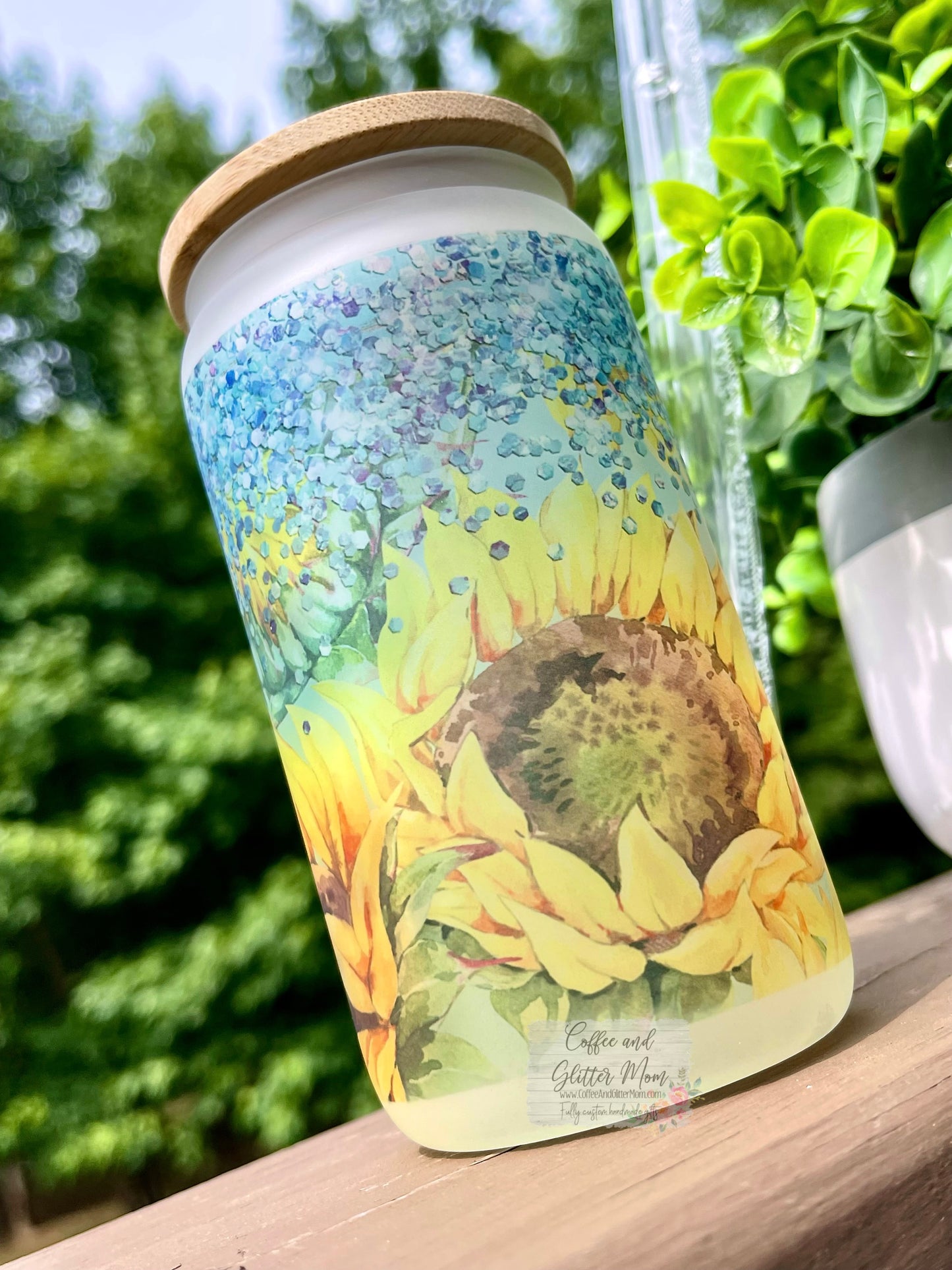 Blue Sunflower 12oz Frosted Glass Can