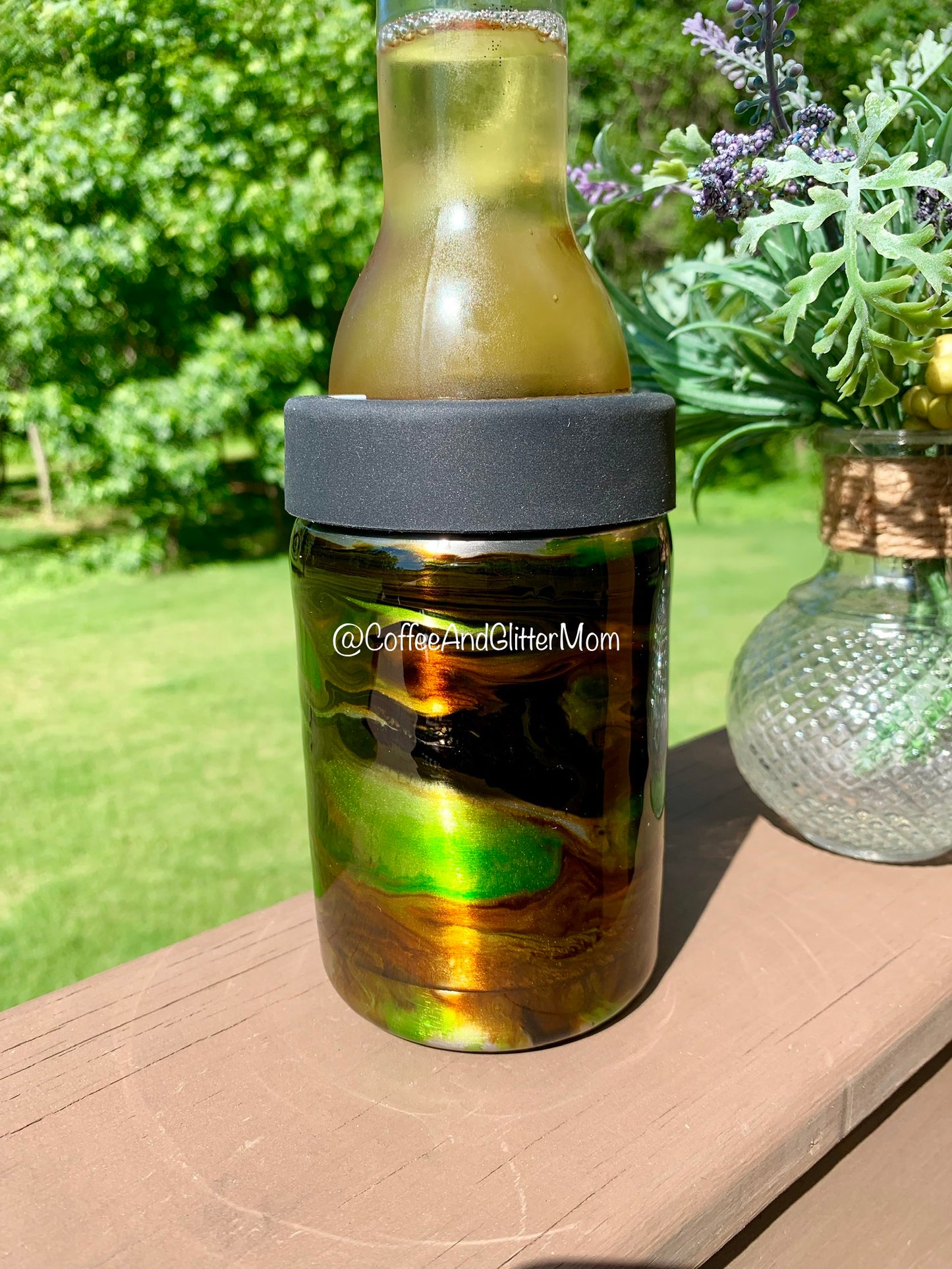 Camo Can Cooler with Rubber with Screw-Top
